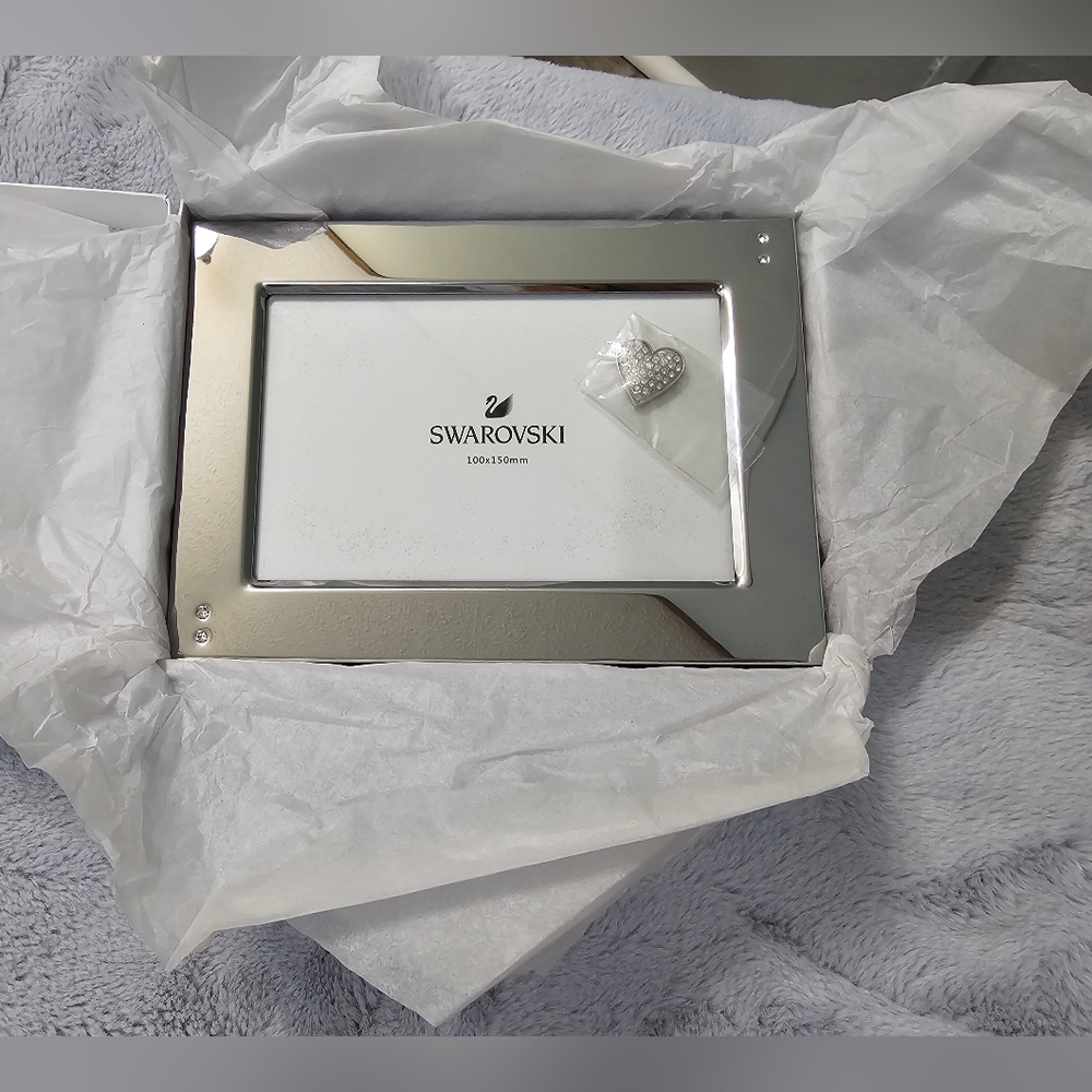 VTG Swarovski Chrome Picture Frame With Magnetic Heart